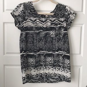 Black & Off-white Pattern Blouse